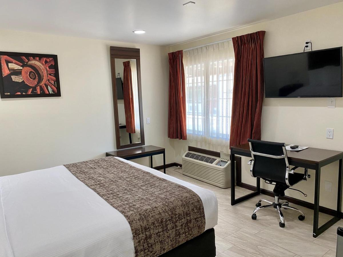 Roswell Inn Екстериор снимка