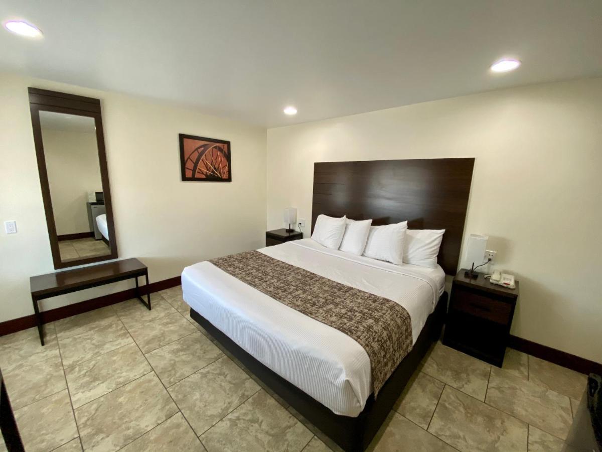 Roswell Inn Екстериор снимка