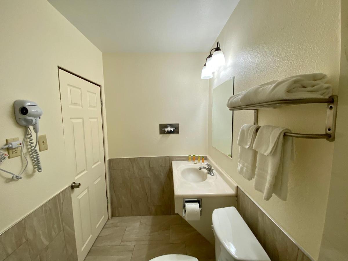 Roswell Inn Екстериор снимка