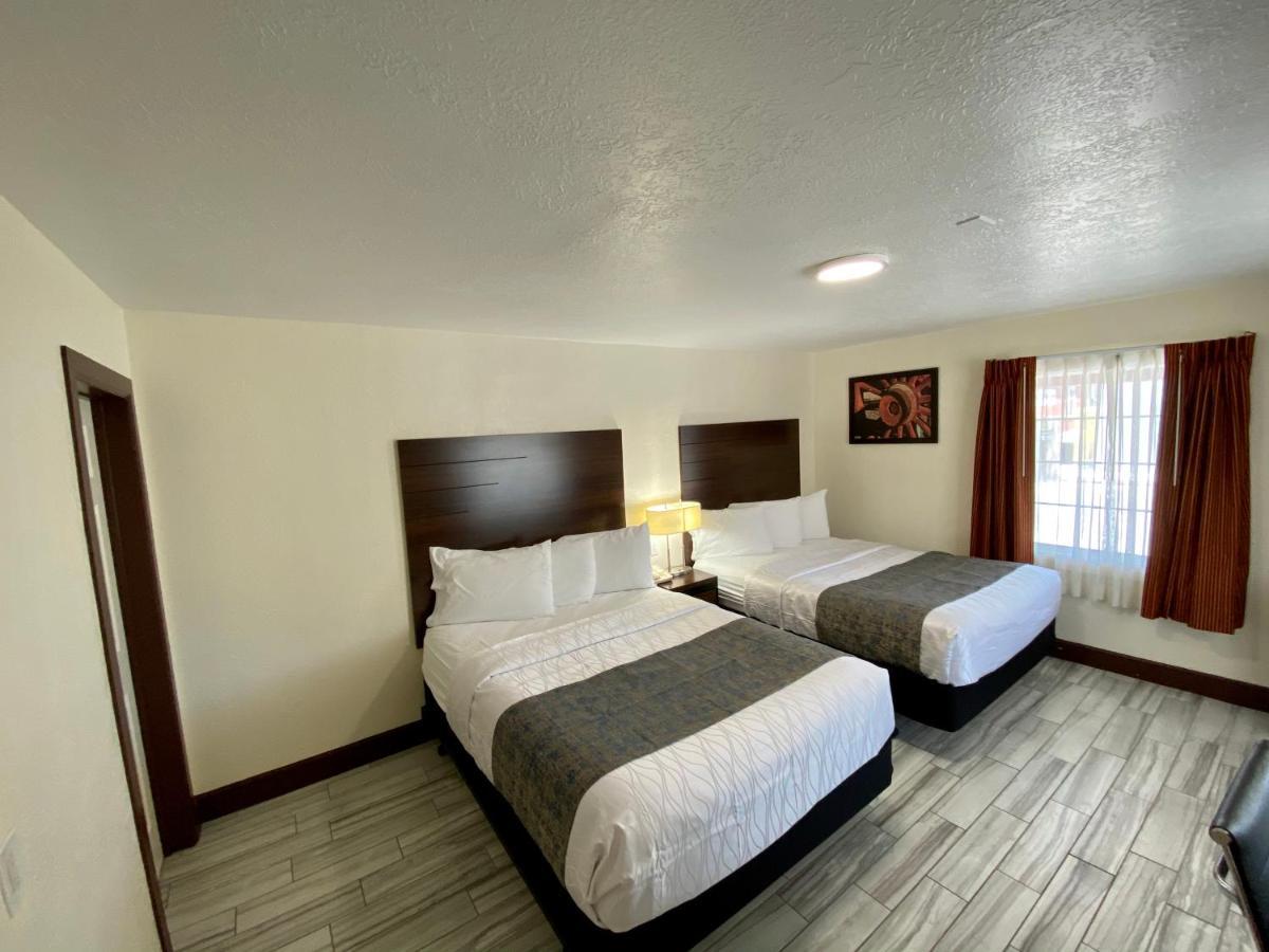Roswell Inn Екстериор снимка
