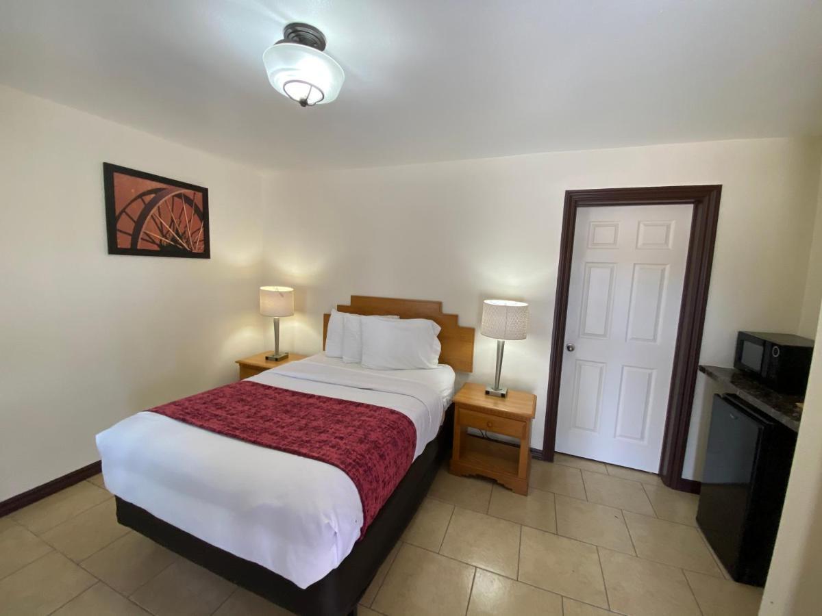 Roswell Inn Екстериор снимка