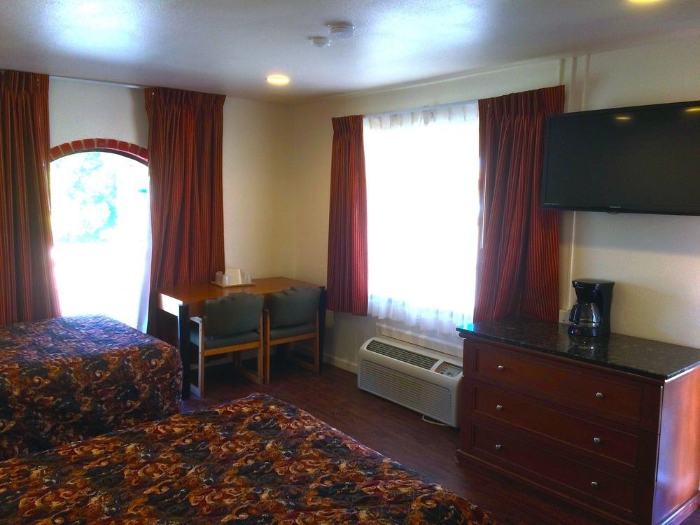 Roswell Inn Екстериор снимка