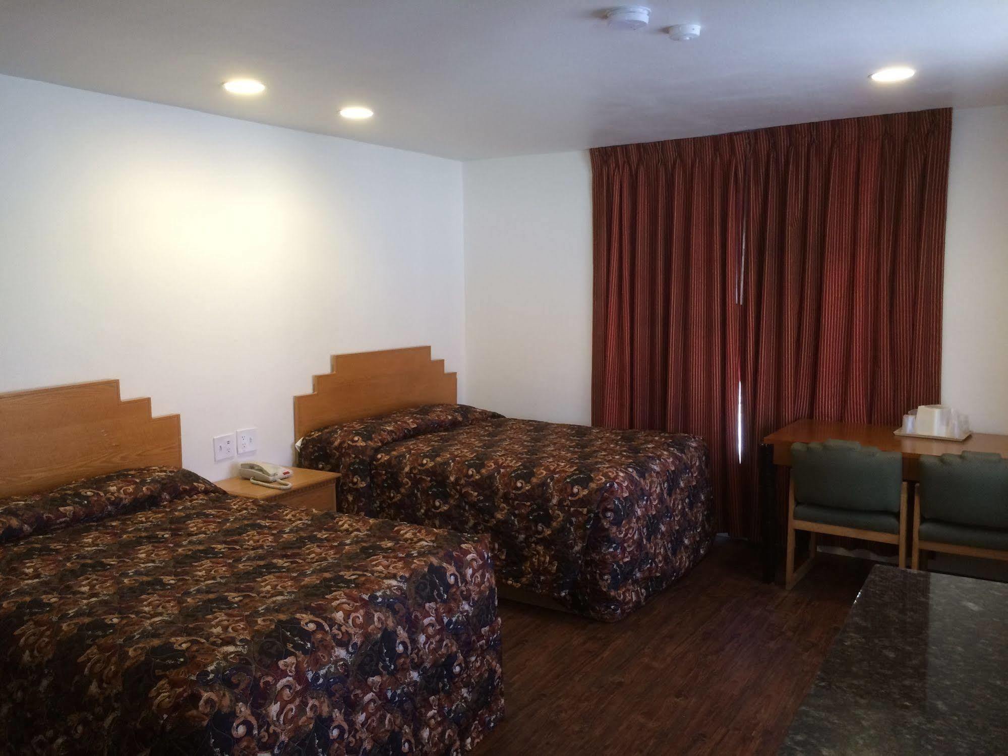Roswell Inn Екстериор снимка