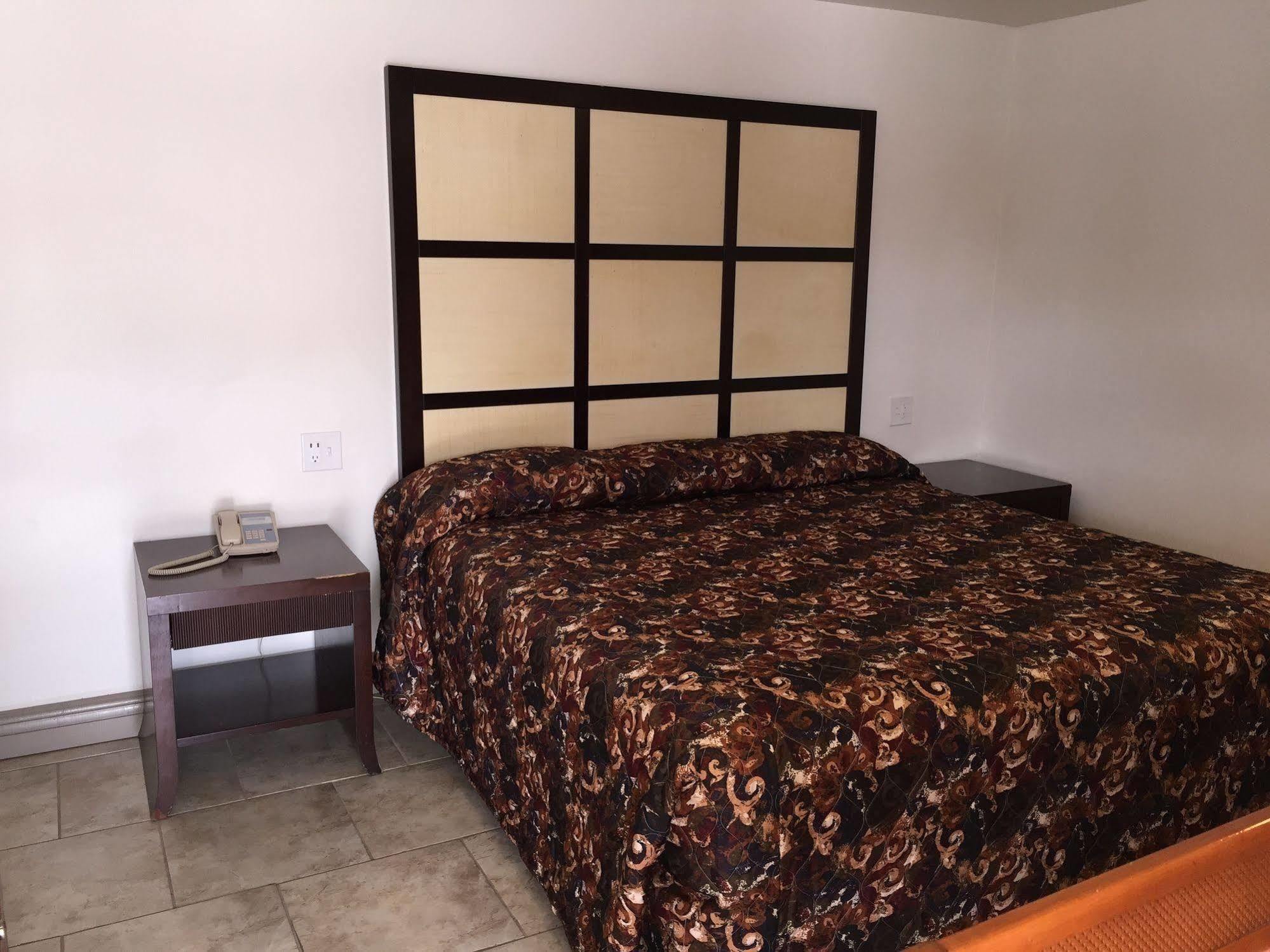 Roswell Inn Екстериор снимка
