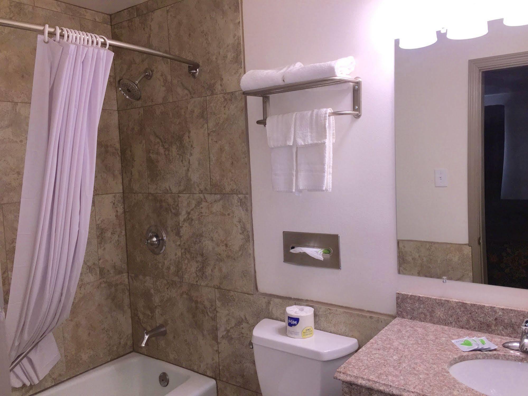Roswell Inn Екстериор снимка