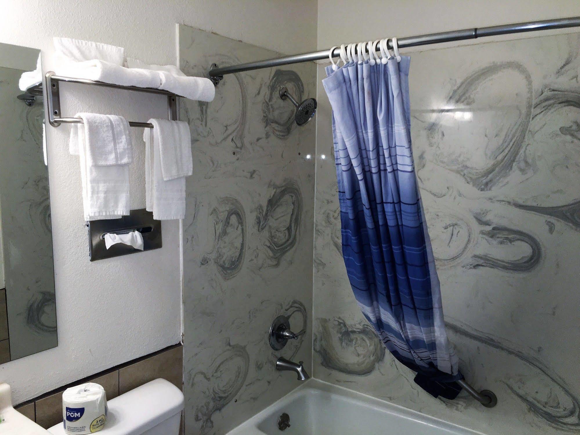 Roswell Inn Екстериор снимка