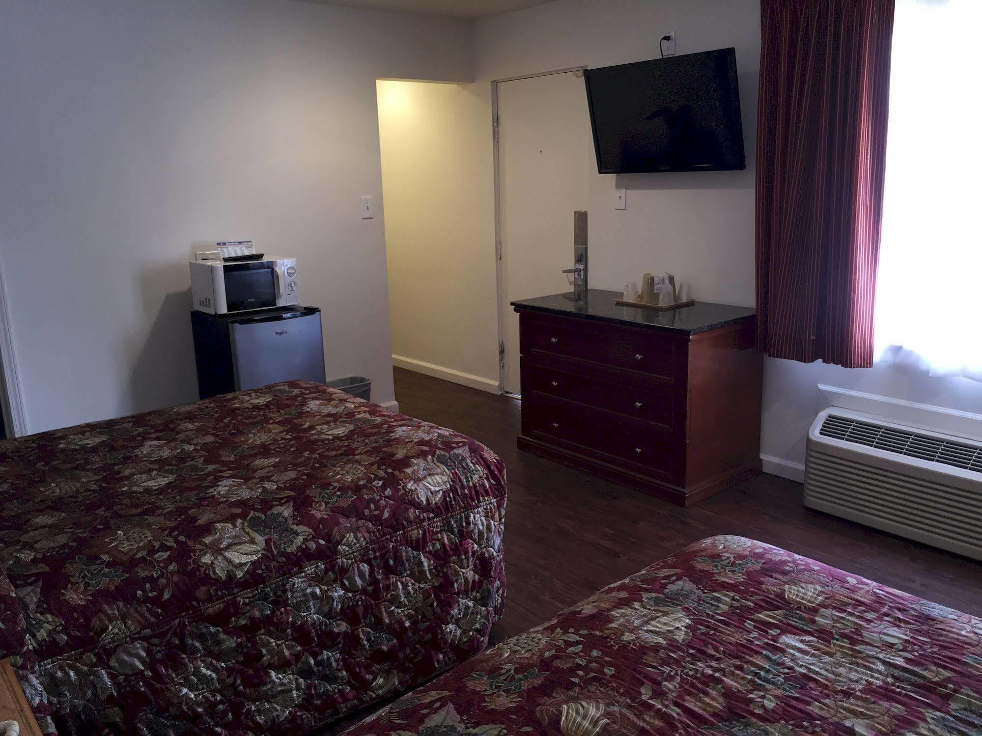Roswell Inn Екстериор снимка