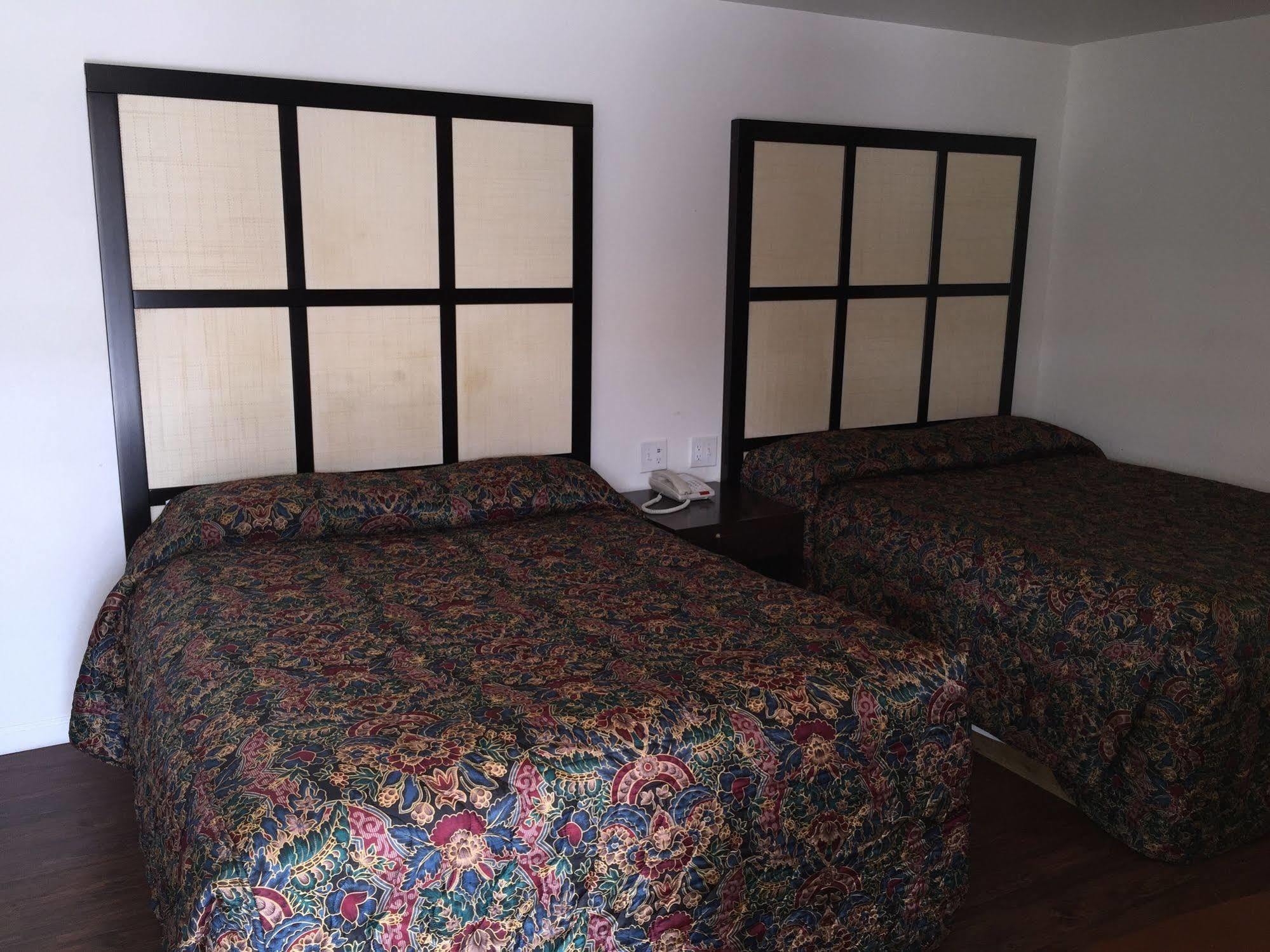 Roswell Inn Екстериор снимка