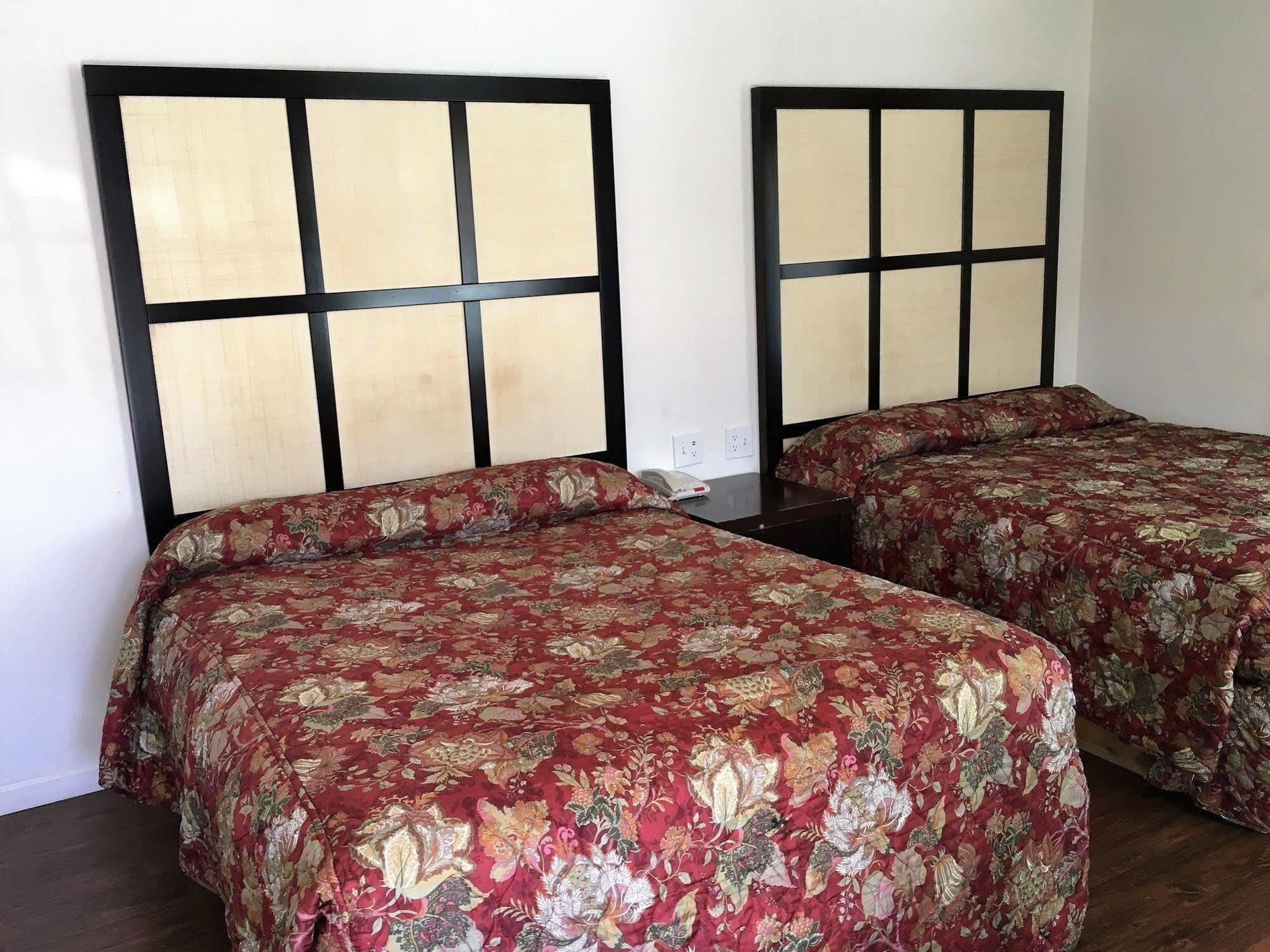Roswell Inn Екстериор снимка