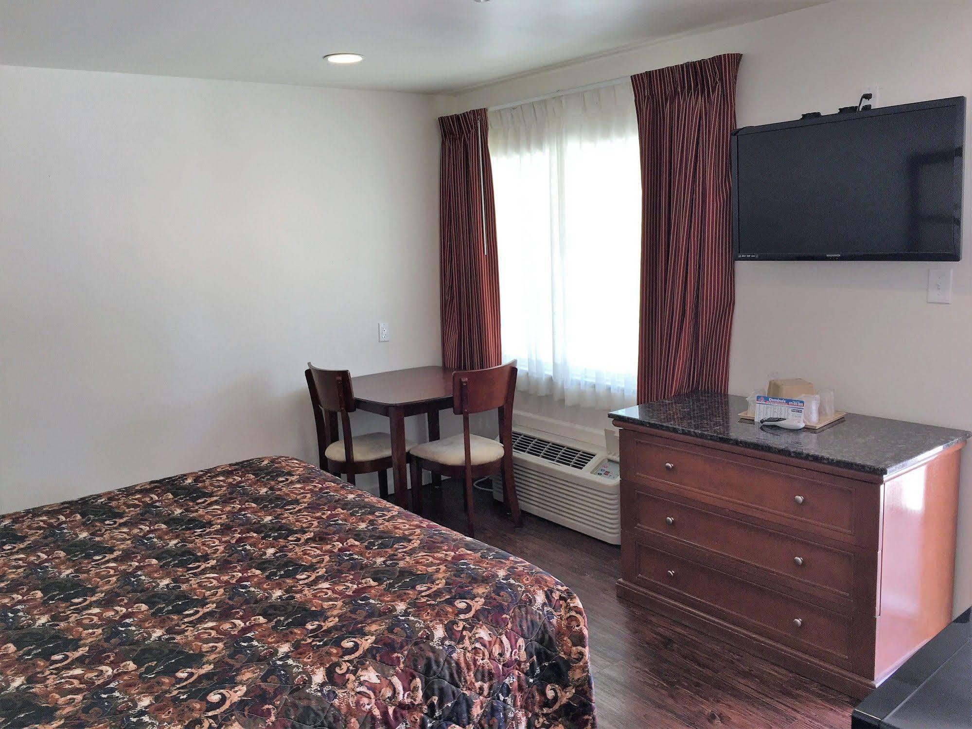 Roswell Inn Екстериор снимка