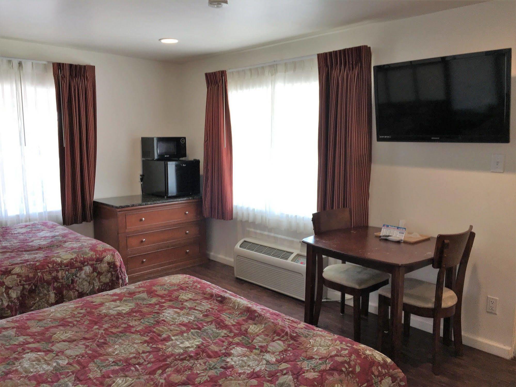 Roswell Inn Екстериор снимка